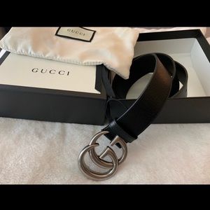 ISO Black Gucci belt with silver (size 85)